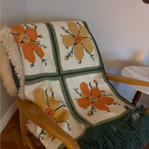 Vintage Floral Crochet Blanket with Fringe